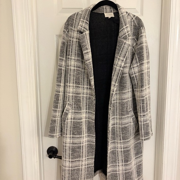 MELLODAY Jackets & Blazers - MELLODAY Black and White Plaid Long jacket. Light weight
